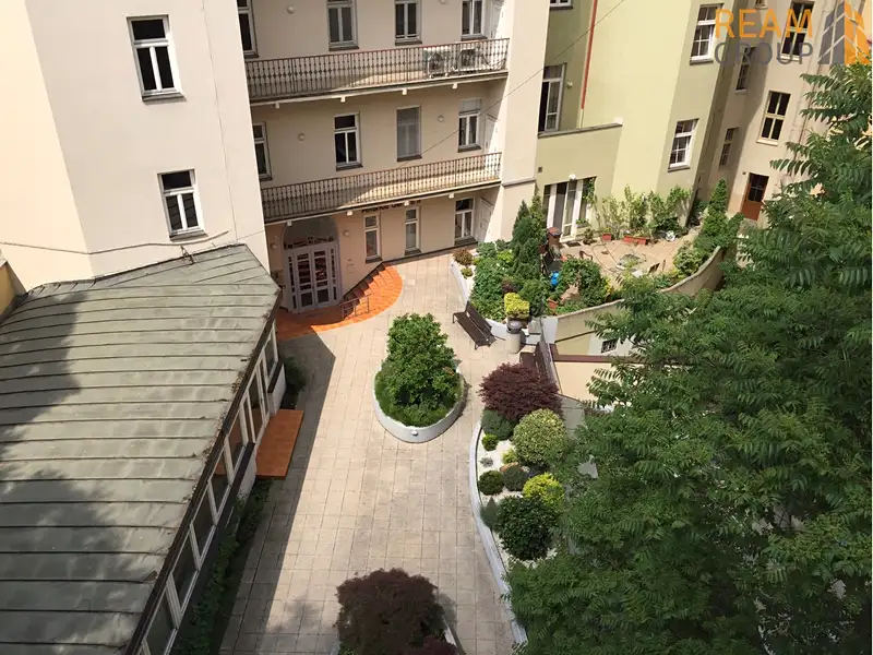 Pronájem kanceláře 120 m², Praha – náhled fotky 2