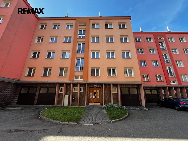 Pronájem bytu 3+kk, 77 m² (4 z 15)