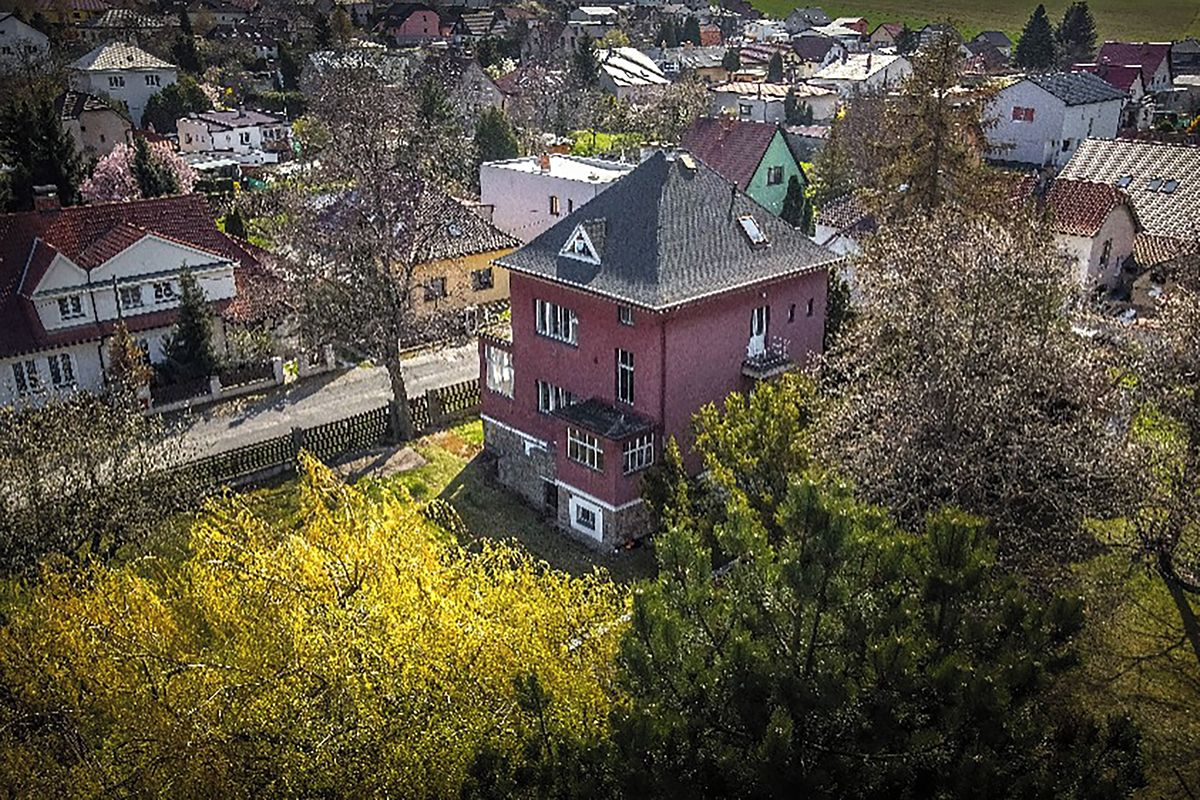 Prodej vily 324 m², pozemek 878 m², Úvaly – fotka 1 z 3