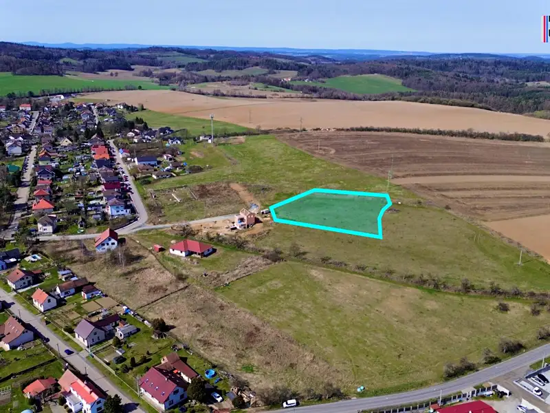 Prodej stavebního pozemku 3776 m², Netvořice – náhled fotky 1
