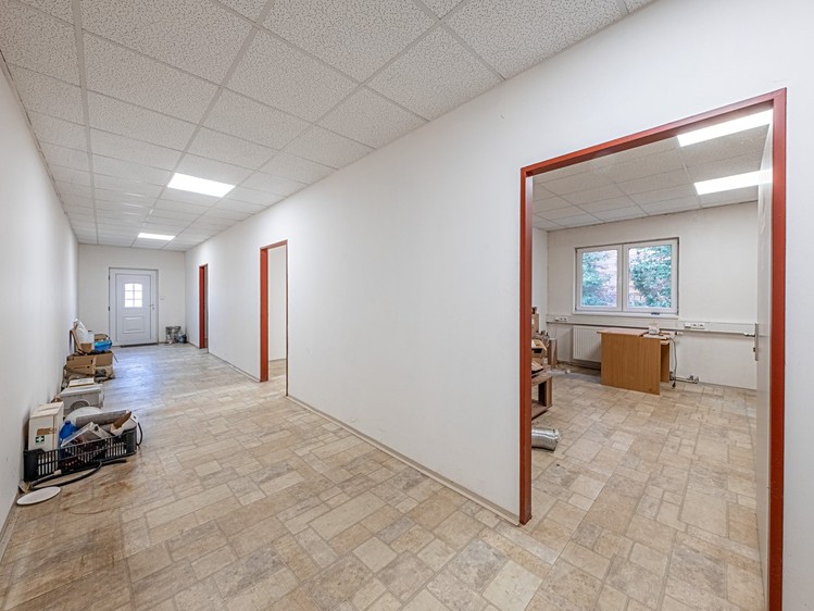Комерційне приміщення в оренду, 3 580 м² (22 з 33)