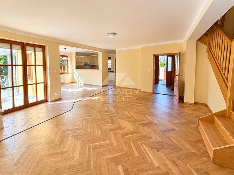 Будинок в оренду, 250 м² (1 з 26)