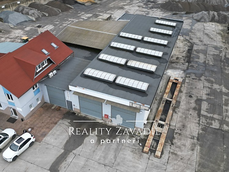 Pronájem komerčního prostoru, 1 023 m² (9 z 23)