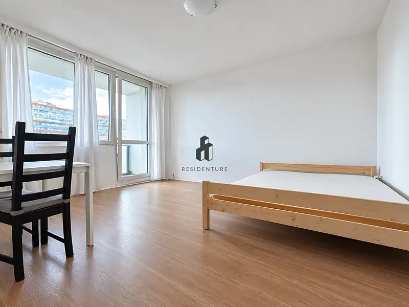 Pronájem bytu 1+kk 32 m², Praha – náhled fotky 1