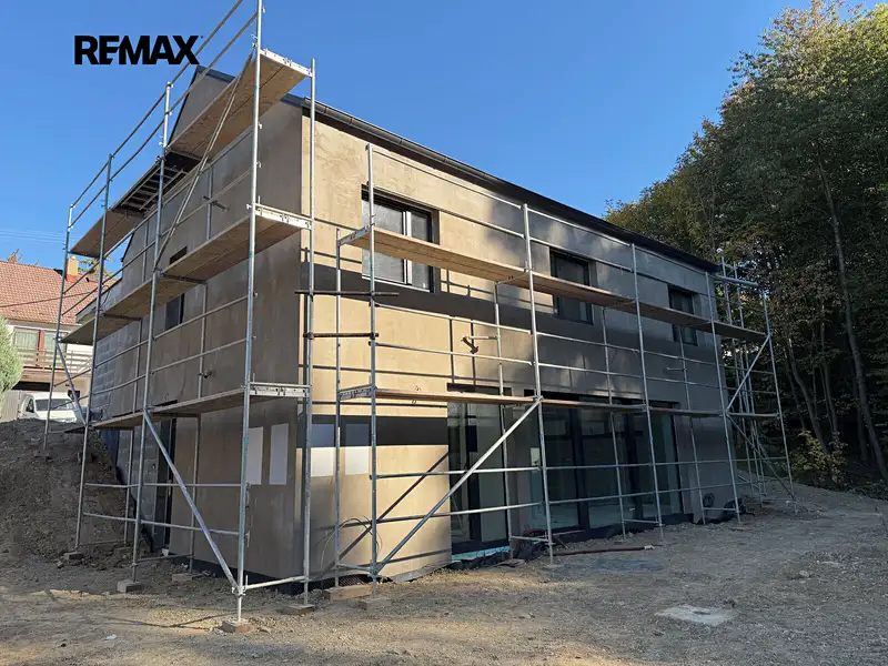 Prodej rodinného domu 225 m², pozemek 1000 m², Zlín – náhled fotky 3