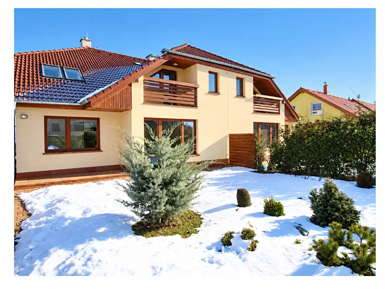 Pronájem rodinného domu 193 m², pozemek 800 m², Říčky – náhled fotky 1