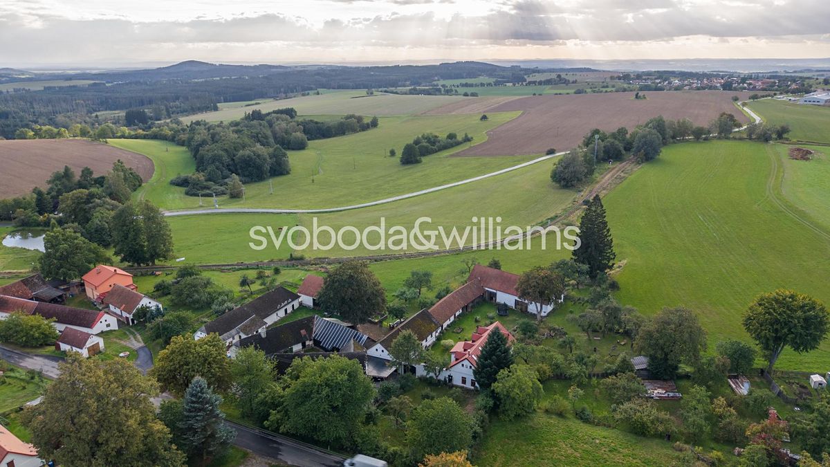 Prodej rodinného domu 209 m², pozemek 4943 m², Černovice – fotka 1 z 3