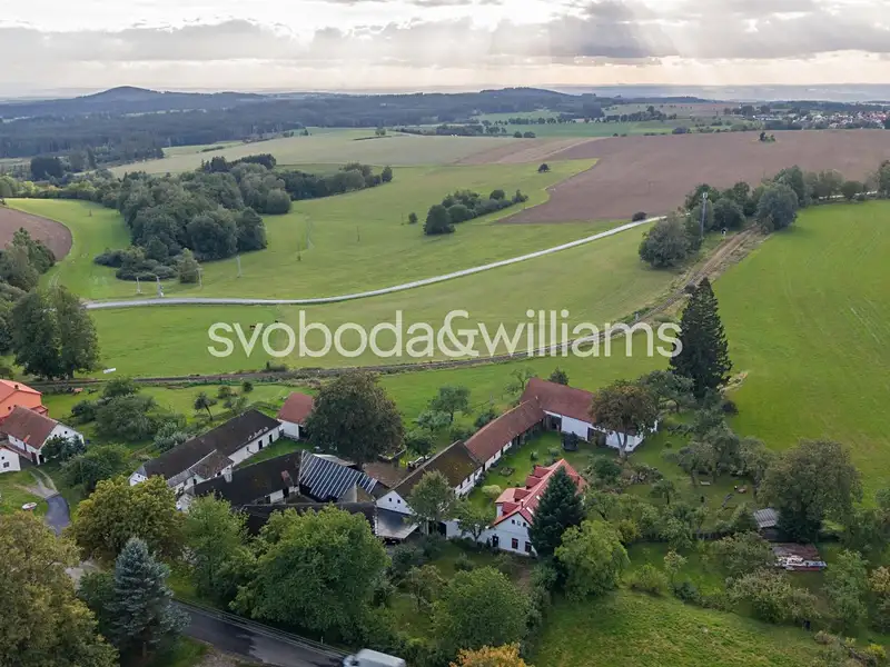 Prodej rodinného domu 209 m², pozemek 4943 m², Černovice – Střítež, okres Pelhřimov