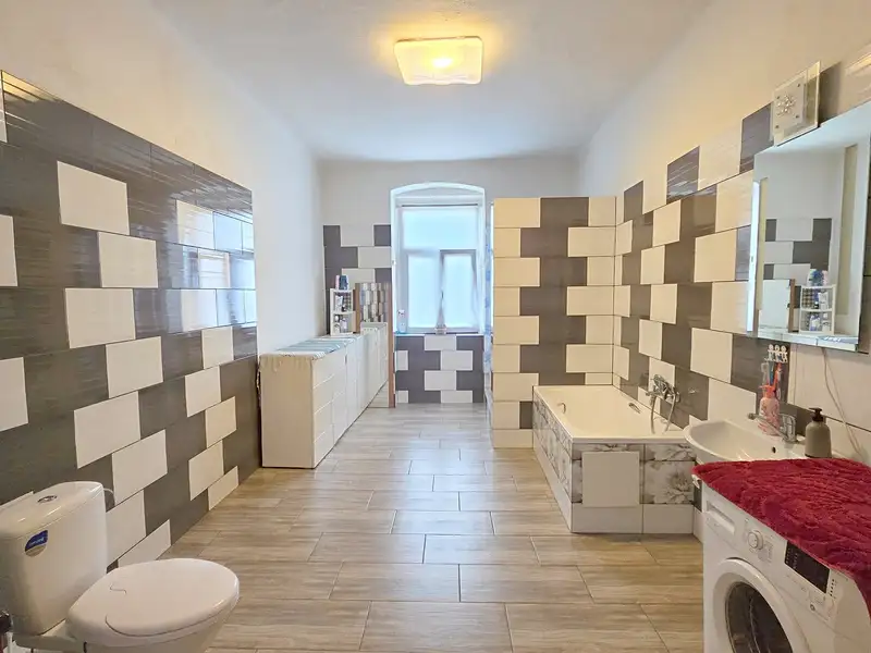 Prodej rodinného domu 143 m², pozemek 553 m², České Velenice – náhled fotky 2
