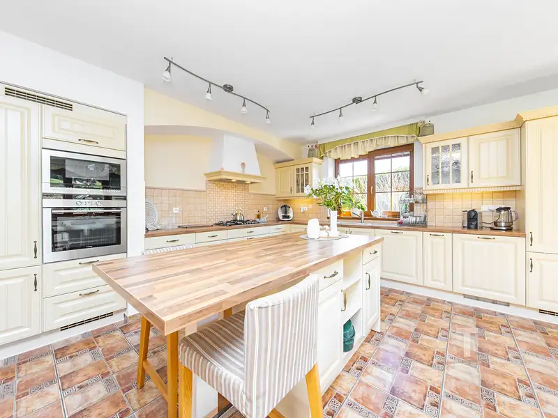 Prodej rodinného domu 232 m², pozemek 3382 m², Lipová-lázně – náhled fotky 2