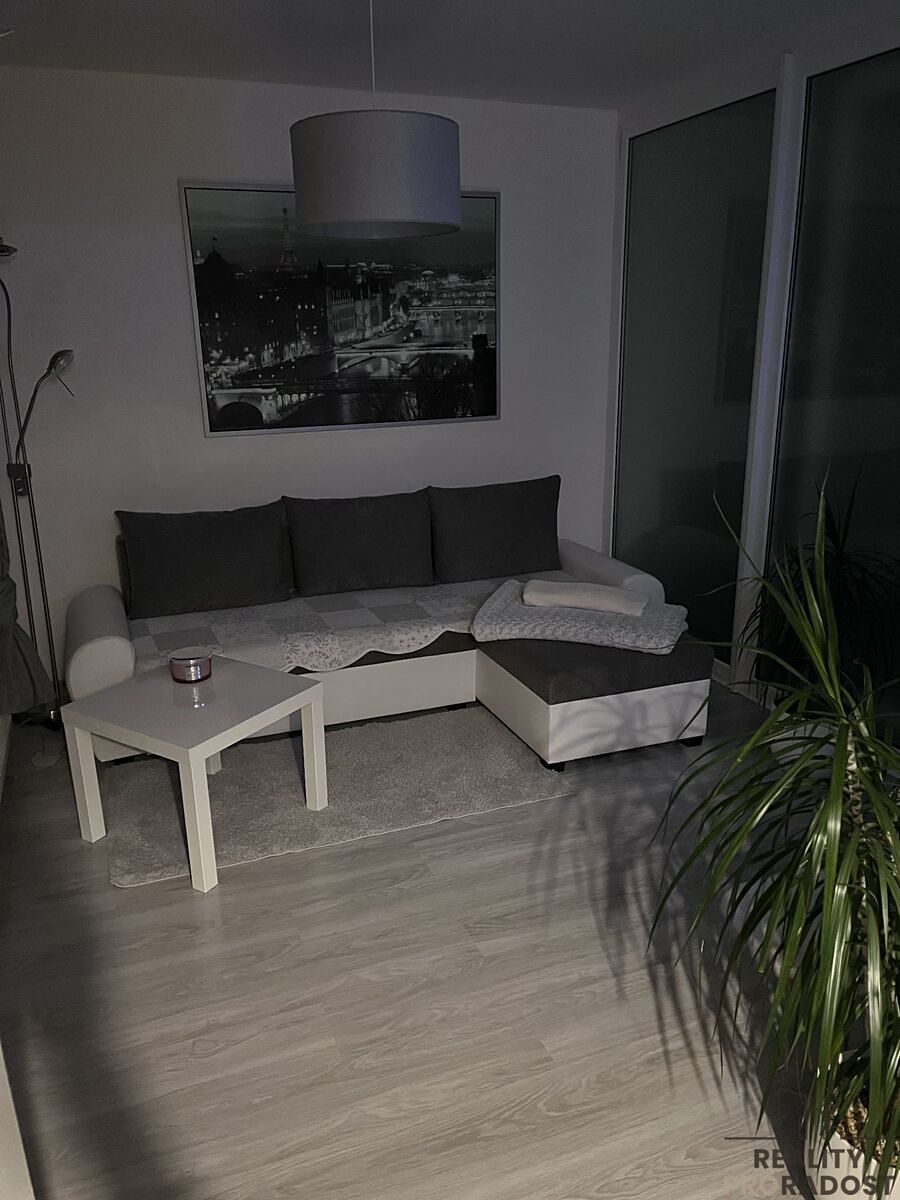 Pronájem bytu 2+kk 41 m² – fotografie 2