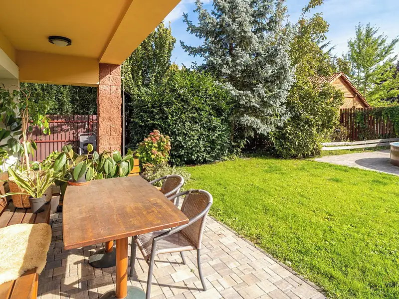 Pronájem rodinného domu 208 m², pozemek 491 m², Srch – náhled fotky 2