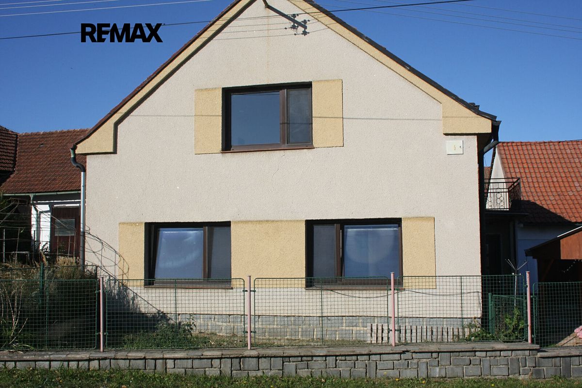Pronájem rodinného domu 158 m², pozemek 776 m², Bělčice – fotka 1 z 3