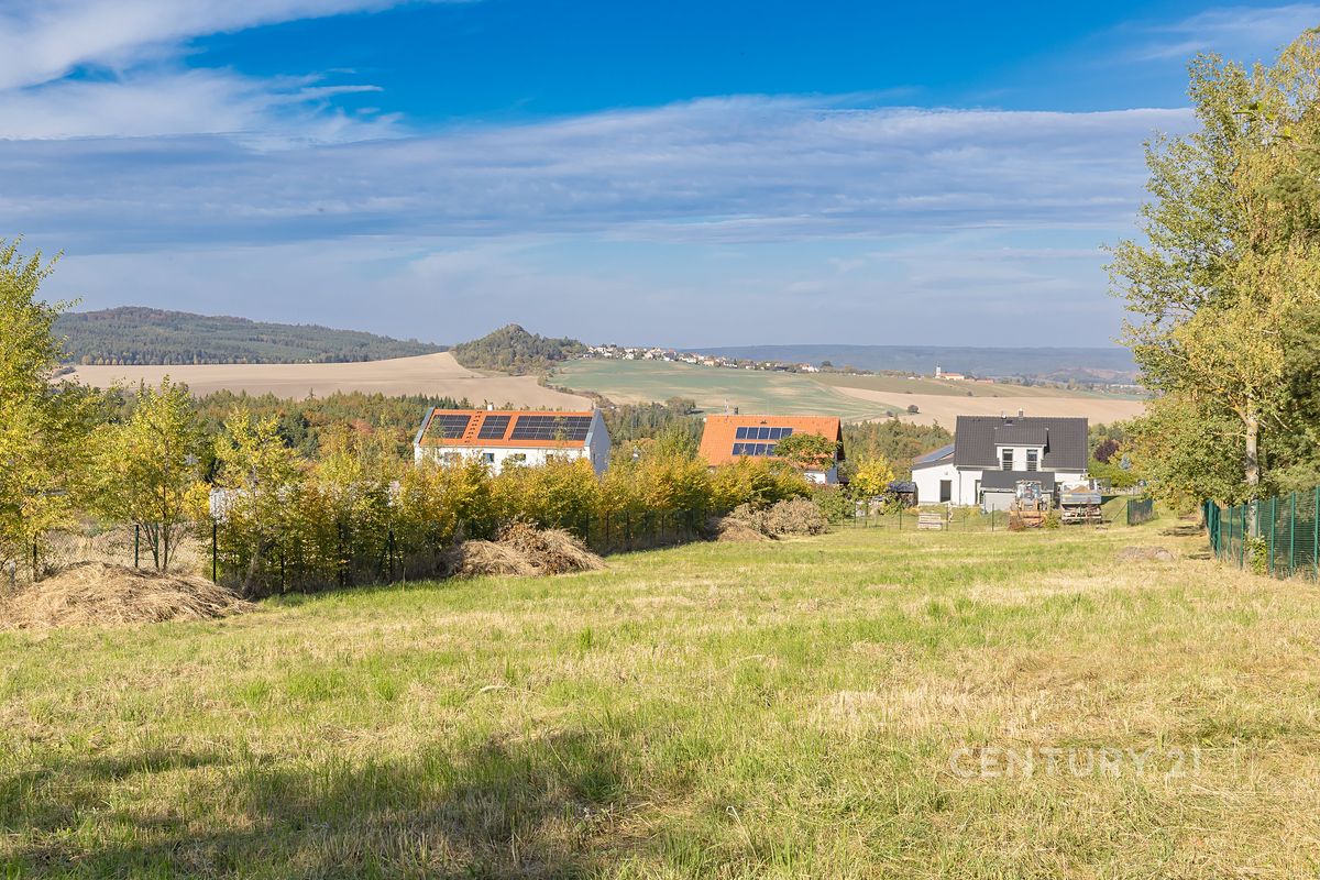 Prodej stavebního pozemku 1708 m², Svatá – fotka 1 z 3