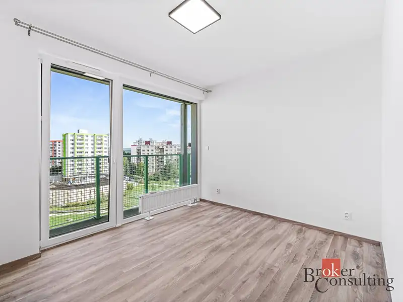 Pronájem bytu 2+kk 47 m², Plzeň – náhled fotky 3