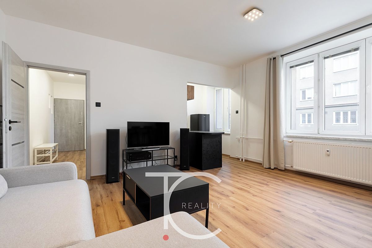 Pronájem bytu 2+kk 45 m² – fotografie 2