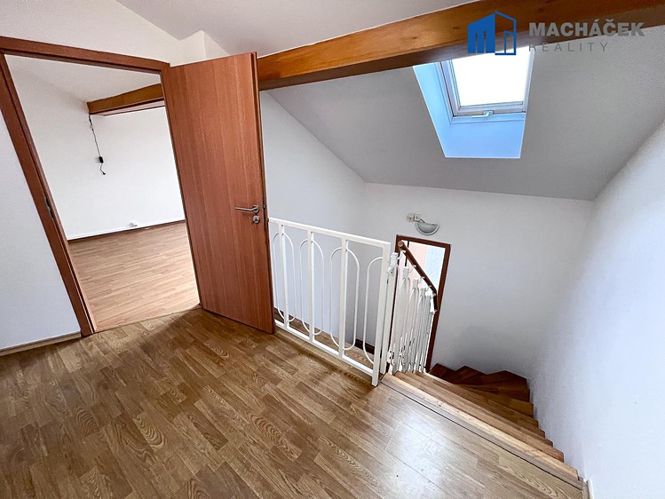 Комерційне приміщення на продаж, 278 м² (10 з 40)