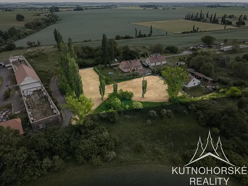 Prodej stavebního pozemku 3643 m², Žleby – náhled fotky 2