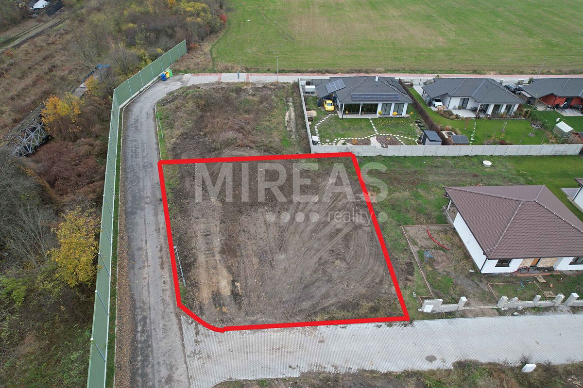 Prodej stavebního pozemku 776 m², Velký Osek – fotka 1 z 3