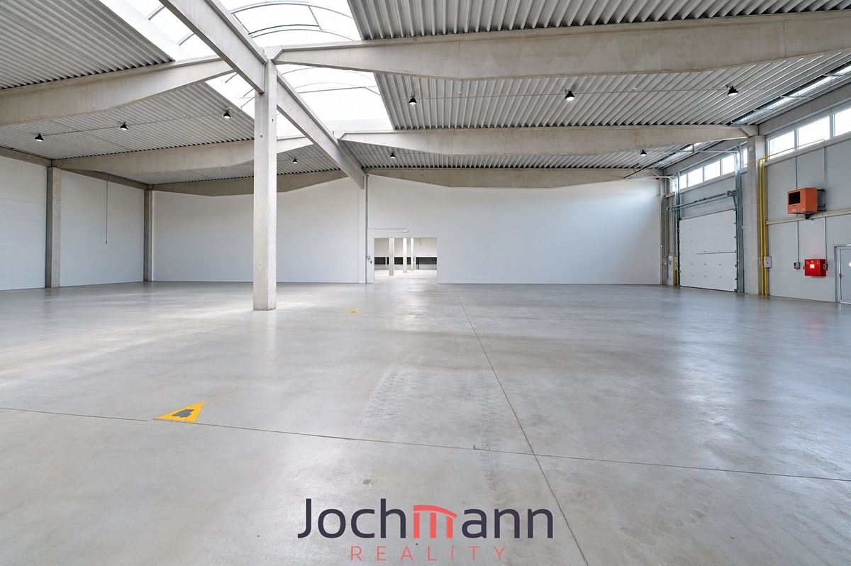 Pronájem skladového prostoru 2660 m² – fotografie 3