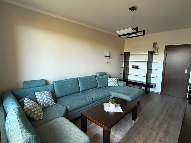 Pronájem bytu 4+1 75 m², Hradec Králové – náhled fotky 2