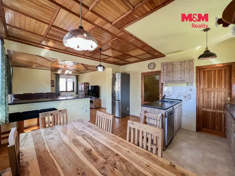 Prodej rodinného domu 271 m², pozemek 796 m², Sušice – náhled fotky 2