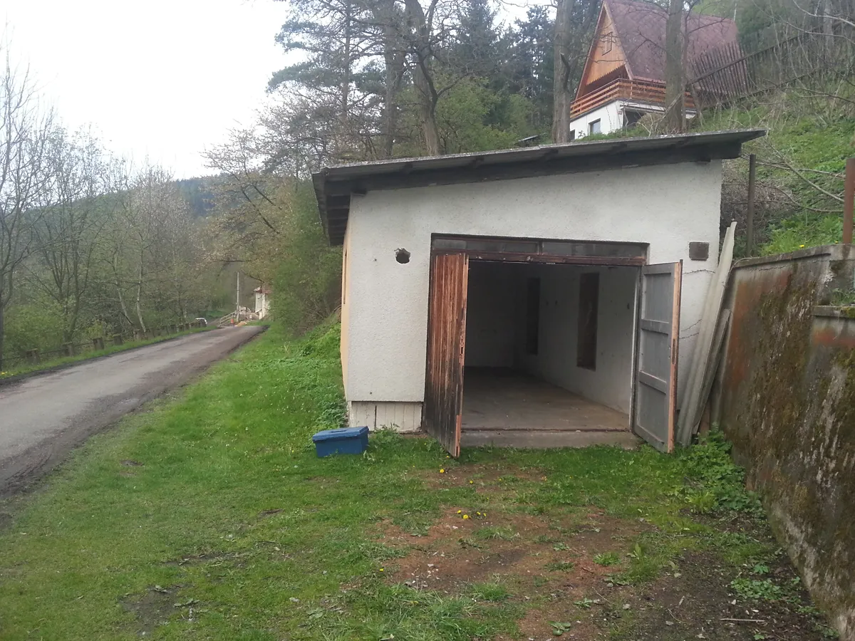 Pronájem garáže 30 m²