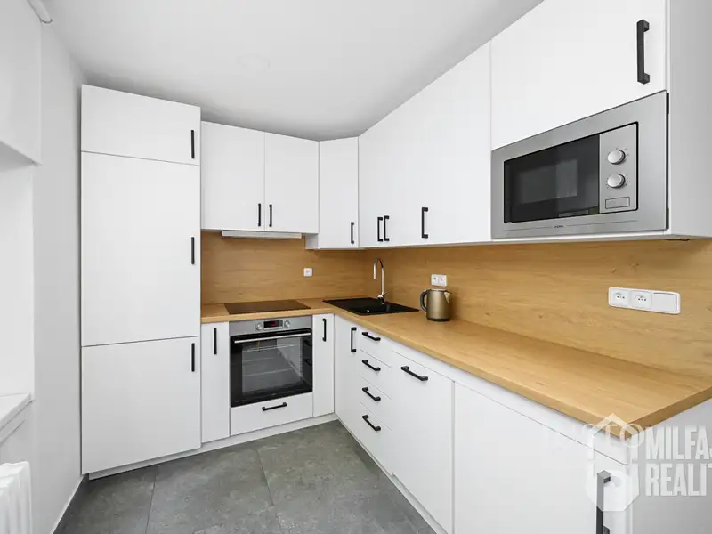 Pronájem bytu 3+1 65 m², Liberec – náhled fotky 1