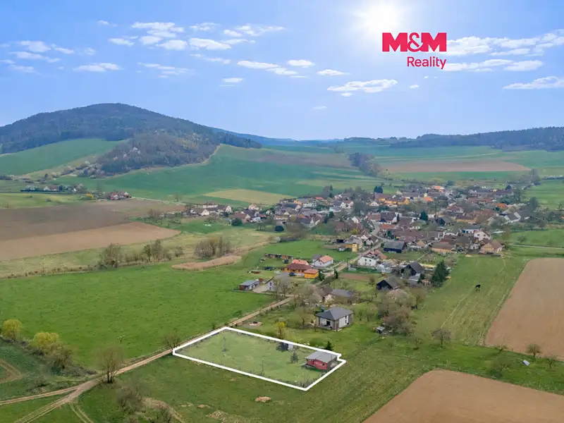 Prodej stavebního pozemku 1784 m², Švihov – náhled fotky 1