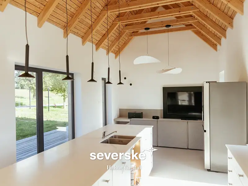 Prodej rodinného domu 174 m², pozemek 1825 m², Troskovice – náhled fotky 2