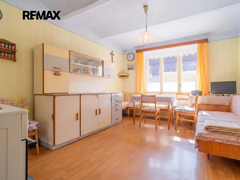 Prodej rodinného domu 75 m², pozemek 563 m², Žleby – náhled fotky 2