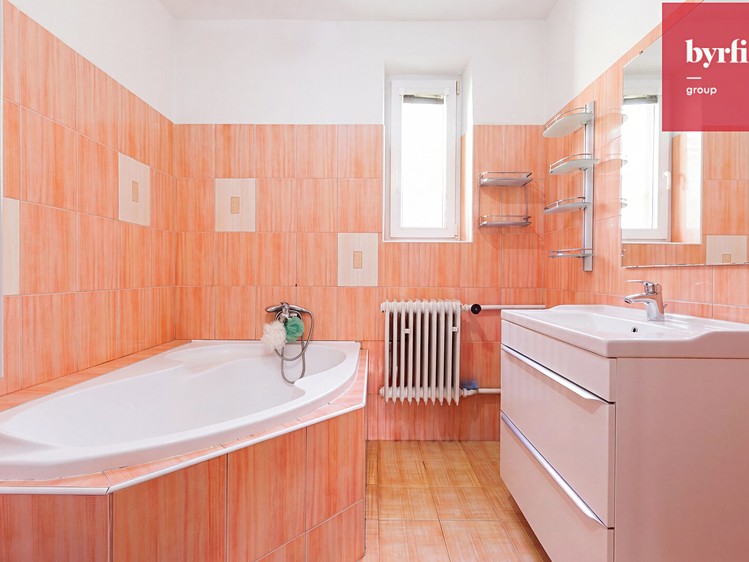 Prodej domu, 180 m² (9 z 32)