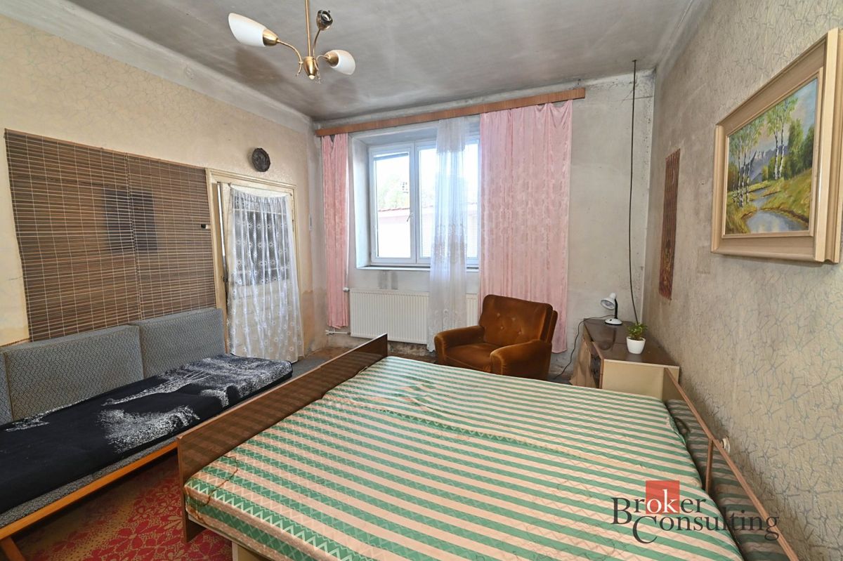 Prodej rodinného domu 240 m², pozemek 240 m² – fotografie 3
