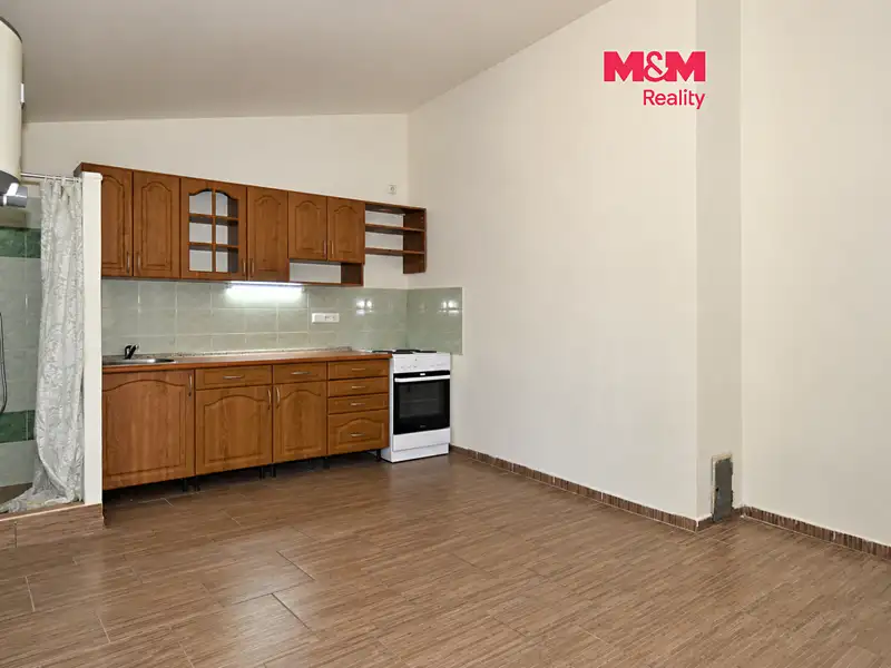 Pronájem bytu 1+kk 20 m², Červené Pečky – náhled fotky 1