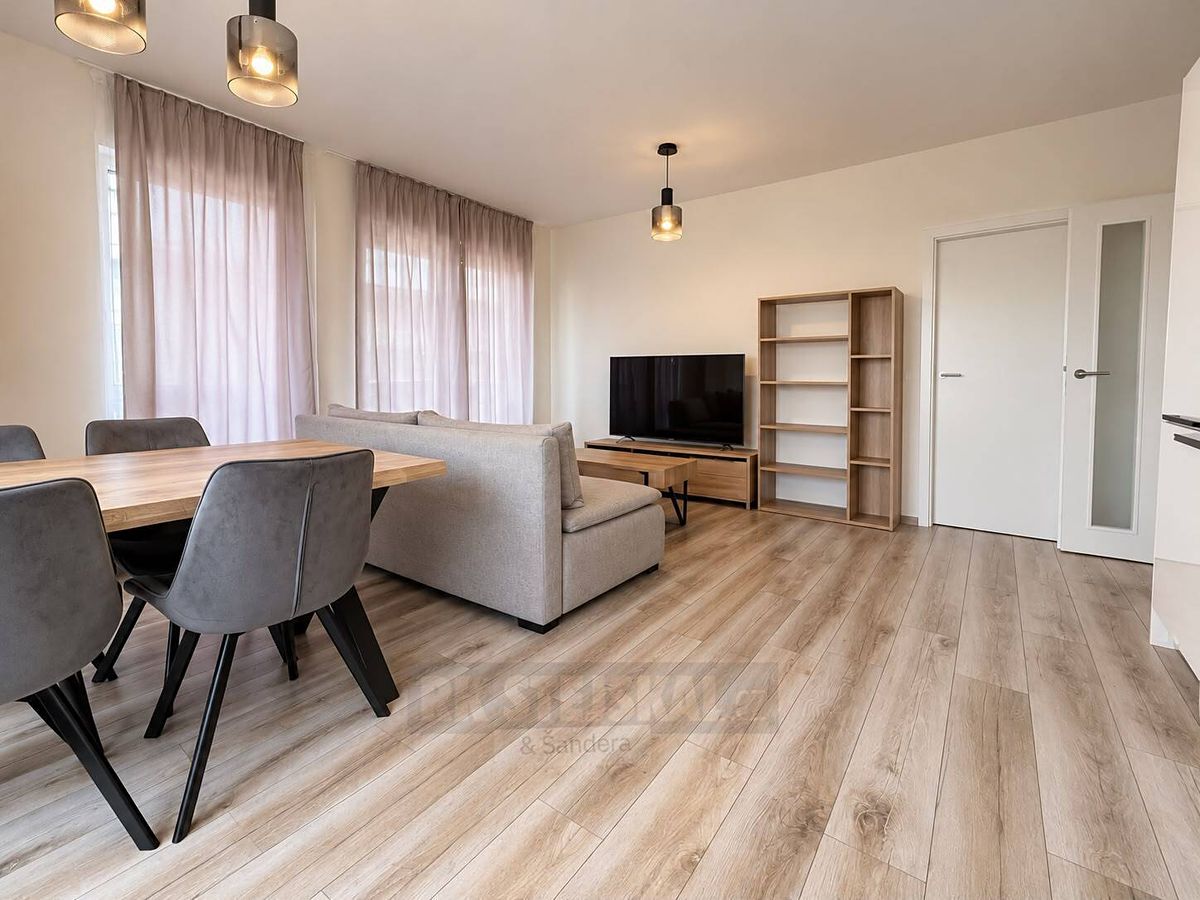 Pronájem bytu 2+kk 56 m² – fotografie 4