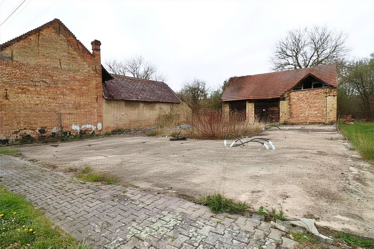 Prodej stavebního pozemku 815 m², Kožušice – fotka 1 z 3