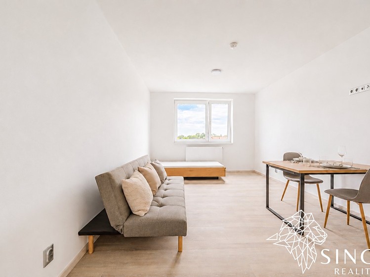 Pronájem bytu 1+kk, 28 m² (2 z 16)