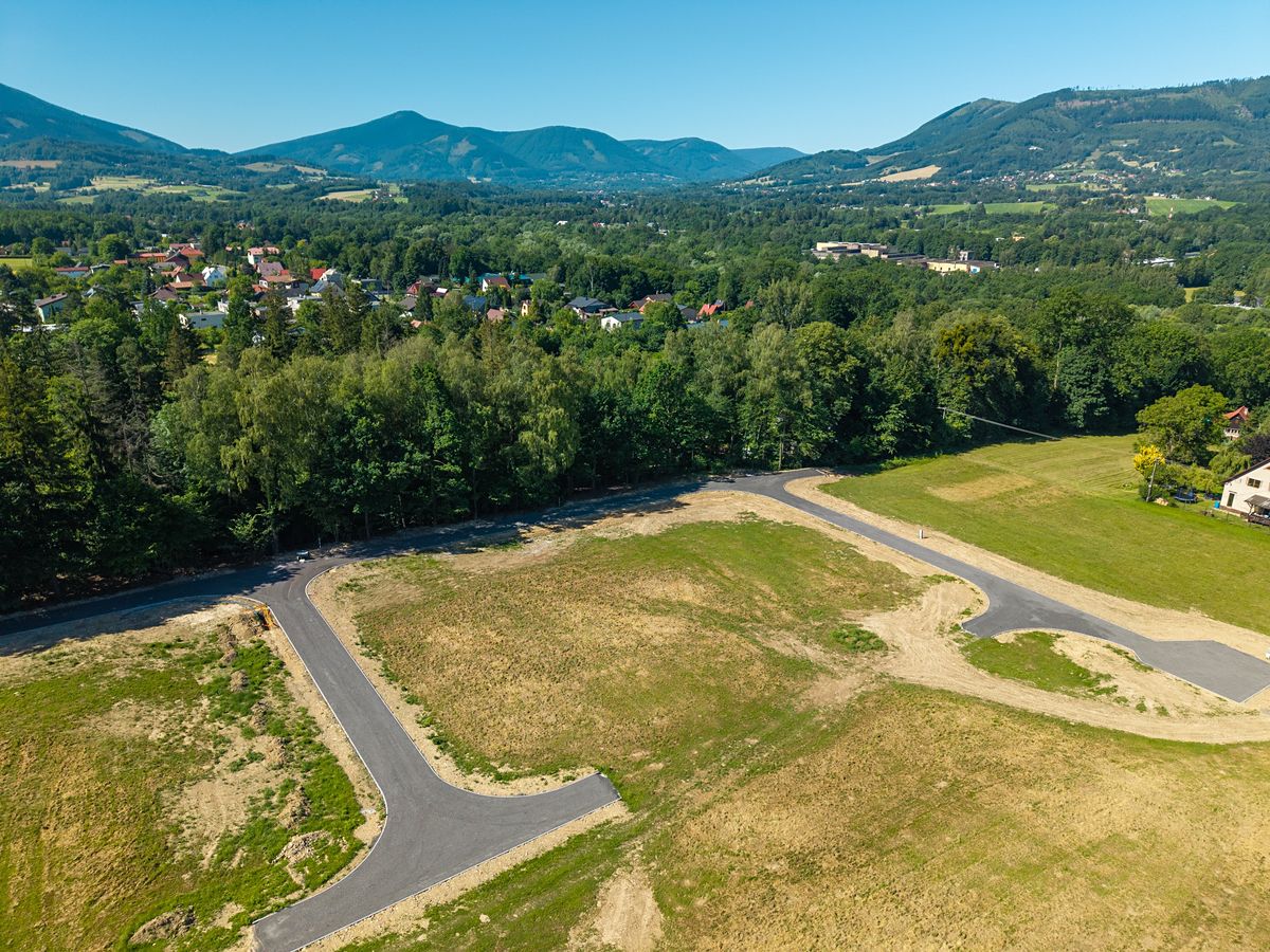 Prodej stavebního pozemku 1772 m² – fotografie 2