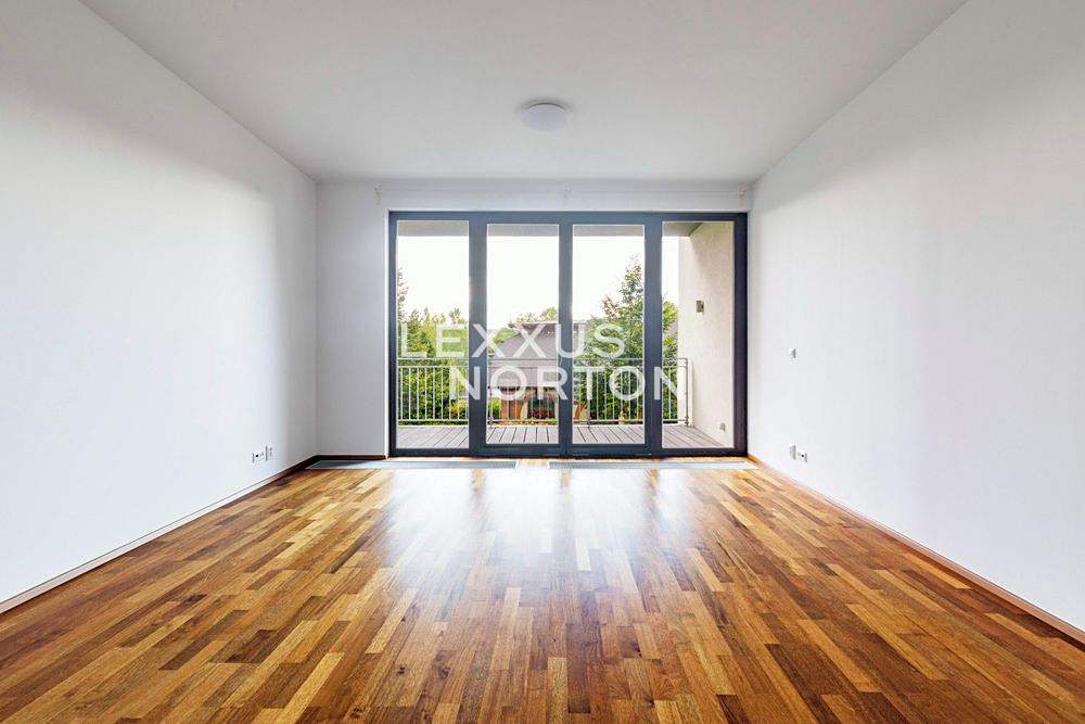 Pronájem bytu 4+kk 101 m² – fotografie 2