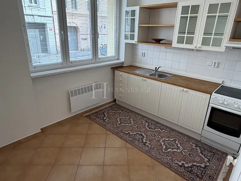 Prodej bytu 1+1 38 m², Praha – náhled fotky 2