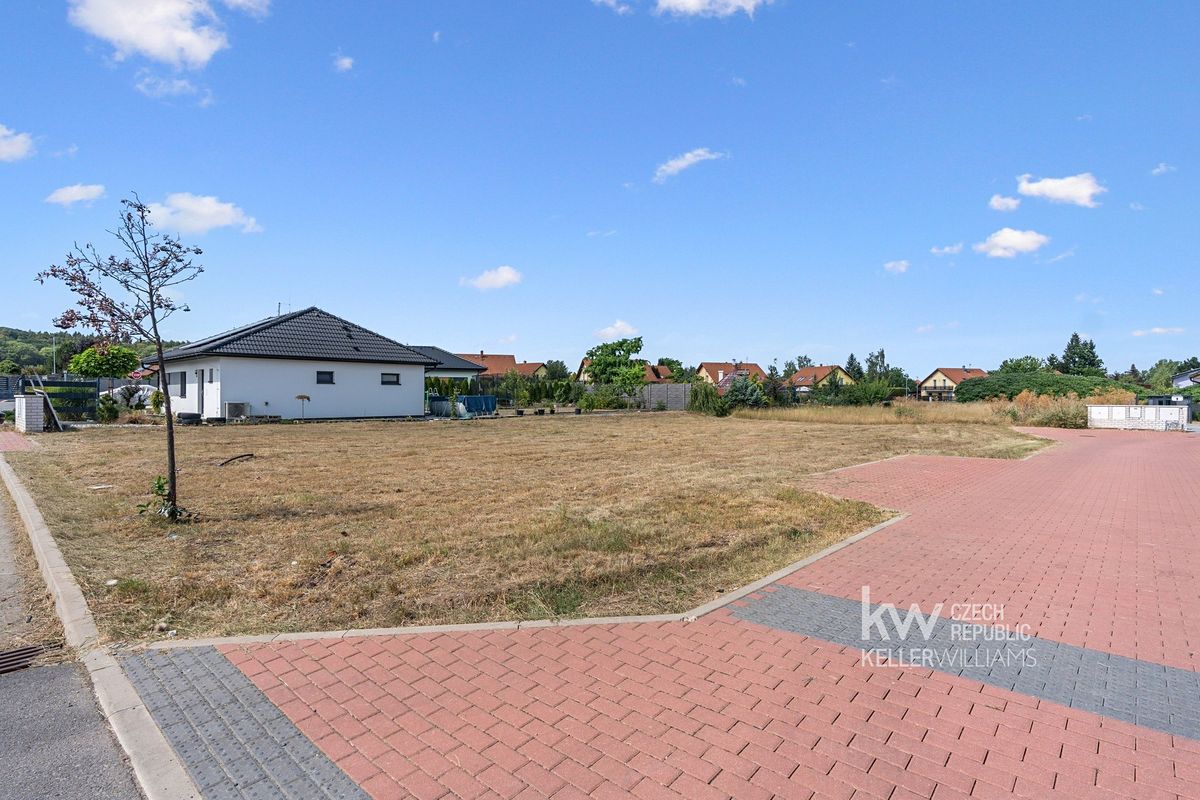 Prodej stavebního pozemku 754 m² – fotografie 2