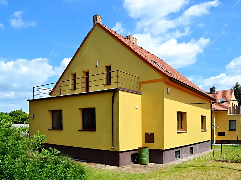 Prodej rodinného domu 215 m², pozemek 892 m², Hostivice – náhled fotky 3