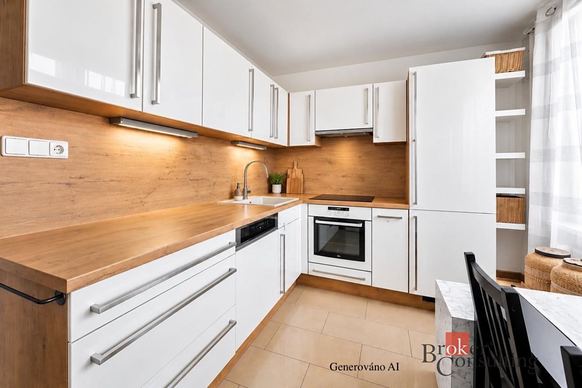 Prodej bytu 2+1 60 m², České Budějovice – fotka 1 z 3