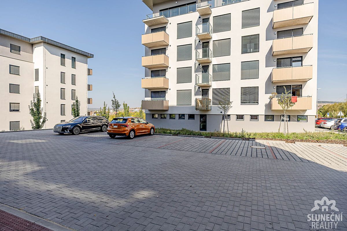 Pronájem bytu 2+kk 53 m² – fotografie 3