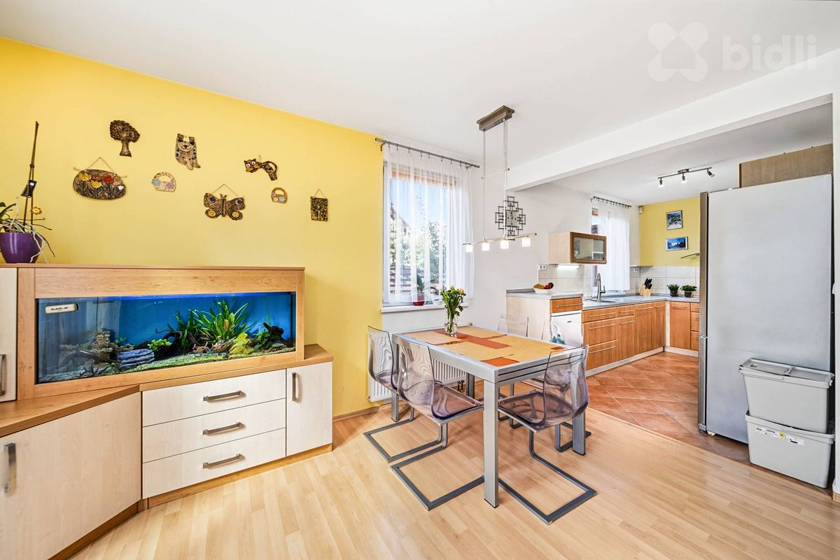 Prodej rodinného domu 112 m², pozemek 221 m² – fotografie 3