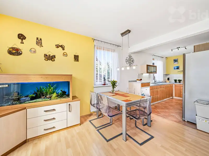 Prodej rodinného domu 112 m², pozemek 221 m², Hradec Králové – náhled fotky 3