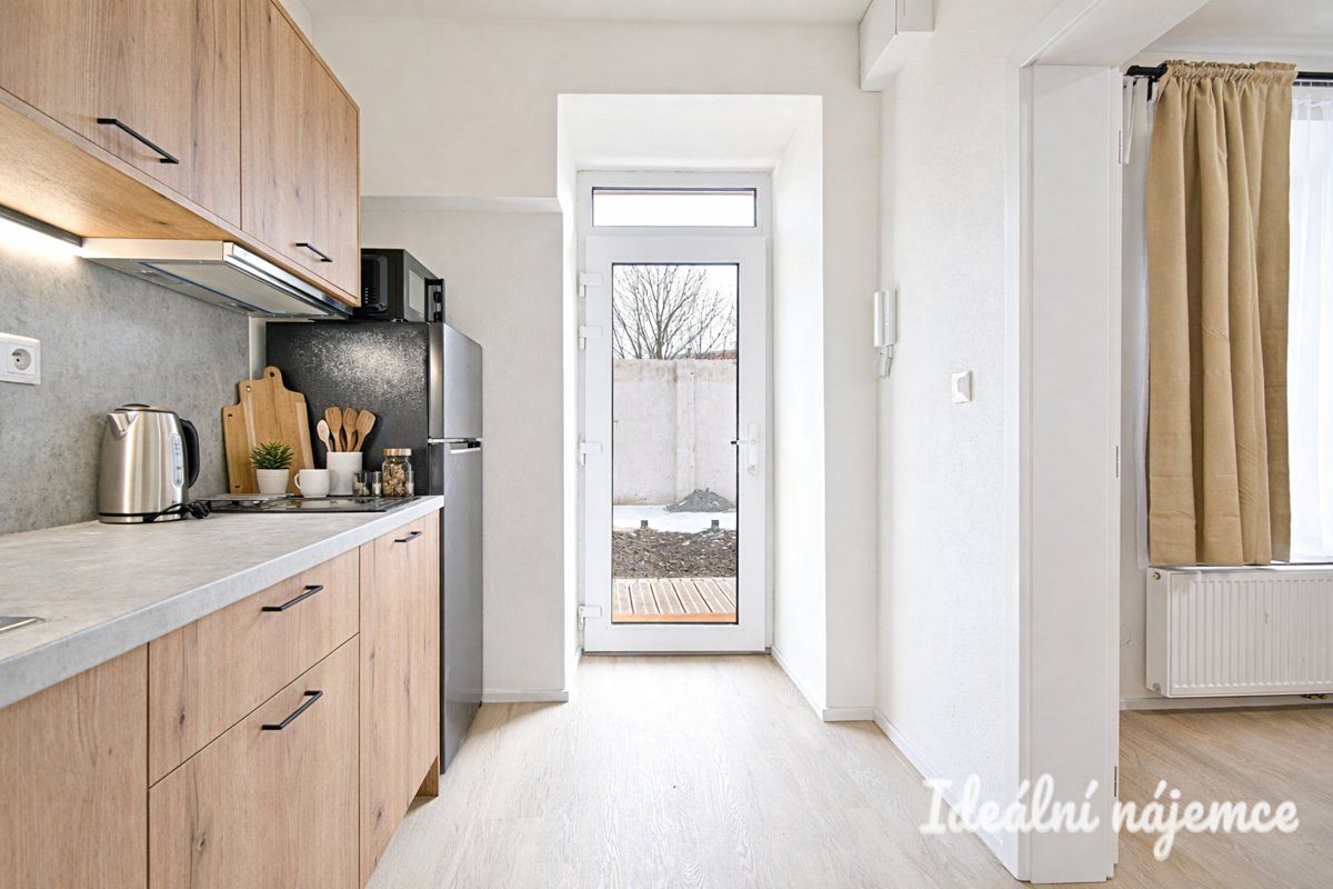 Pronájem bytu 1+1 25 m² – fotografie 2