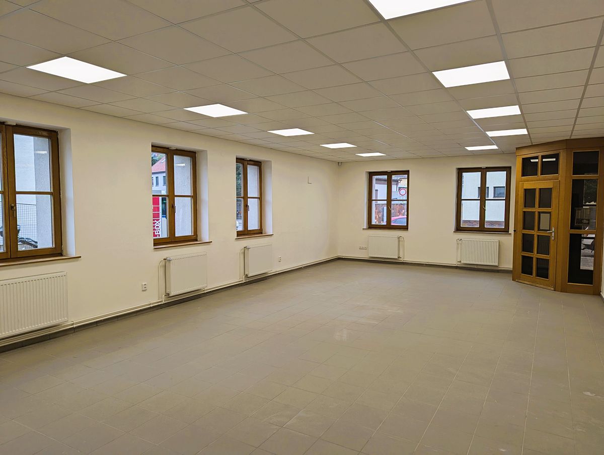 Pronájem obchodního prostoru 68 m² – fotografie 2