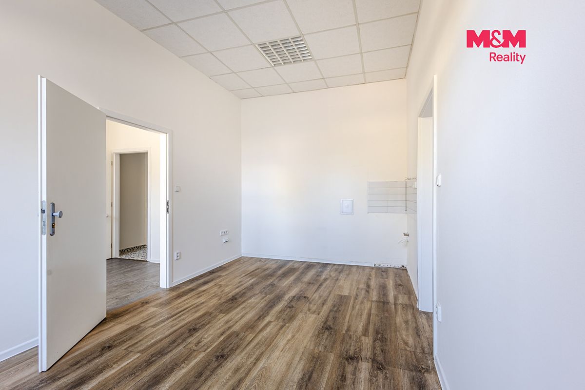 Pronájem obchodního prostoru 108 m² – fotografie 2