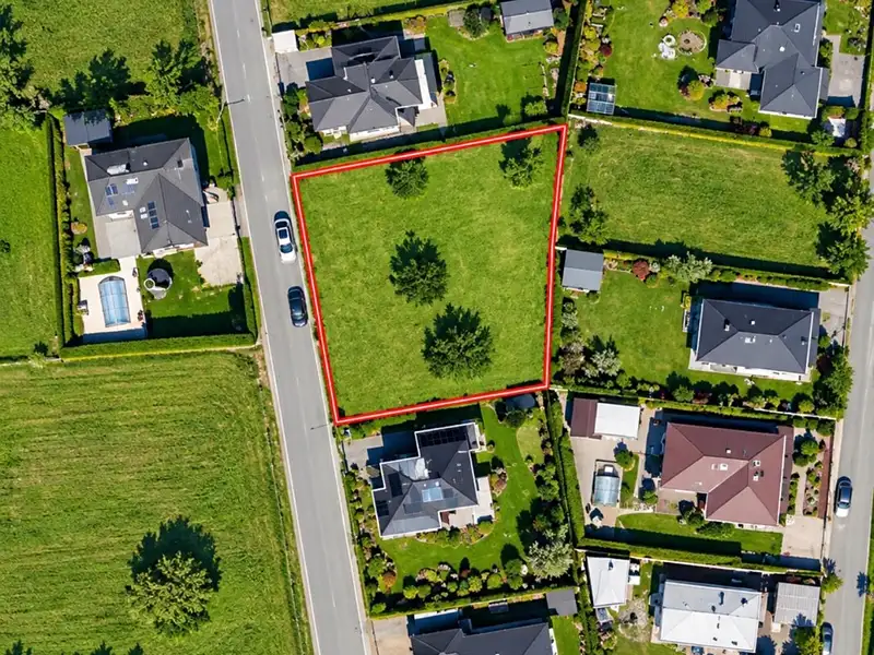 Prodej stavebního pozemku 1189 m², Zruč-Senec – náhled fotky 1